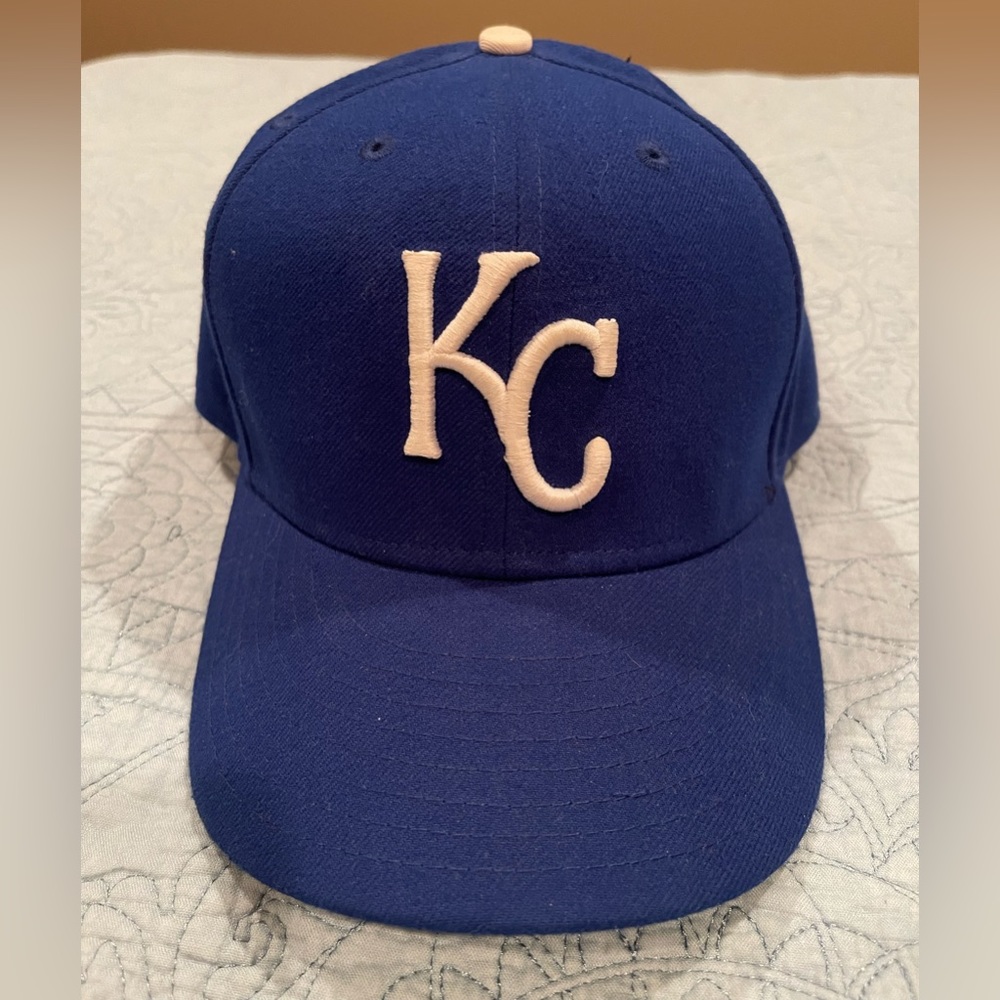 New Era Kansas City Royals fitted hat. Size 7 1/4 worn twice